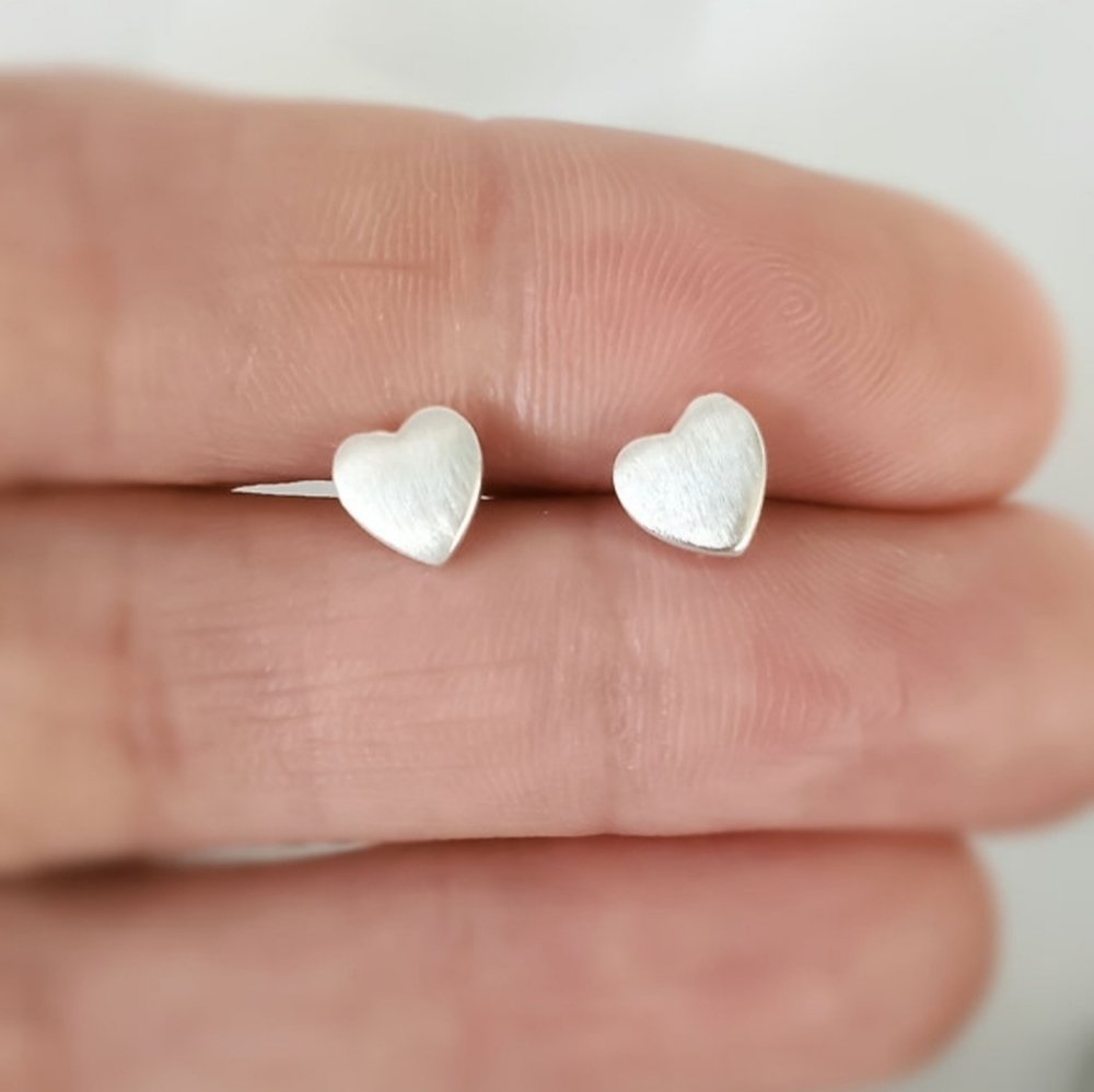 *New* tiny heart 925 sterling silver earrings